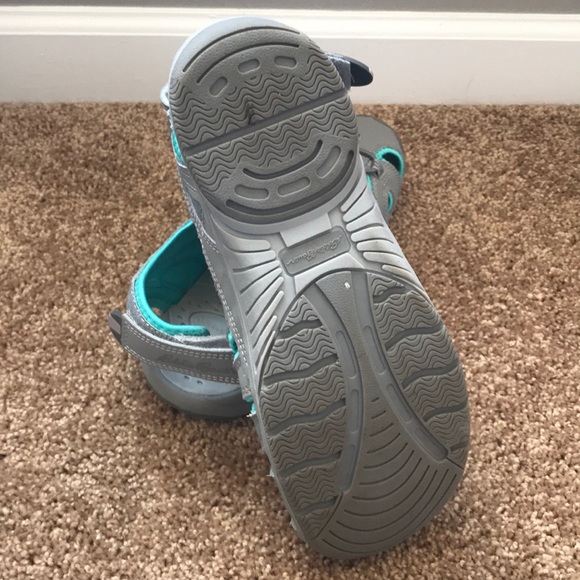 Eddie Bauer water shoes - Picture 4 of 5